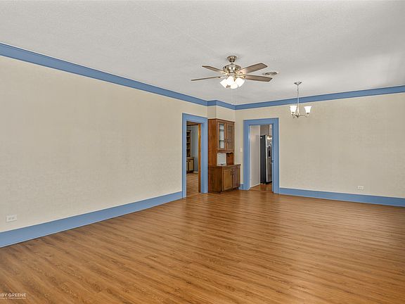 5th image of 104 3rd St NW