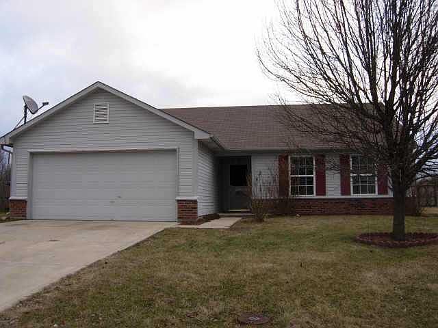 1st image of 1001 Peony Ln