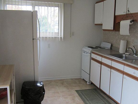 2nd image of 148 Parnacott Dr