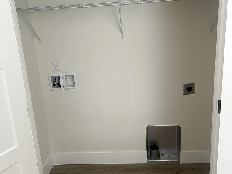 5902 Welworth Ave — Photo 5