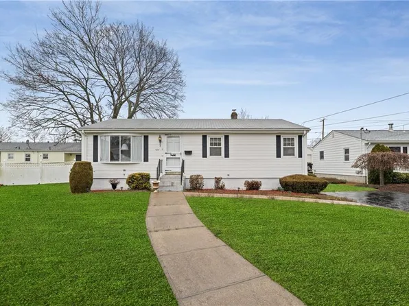 127 E View Ave, Cranston, RI 02920