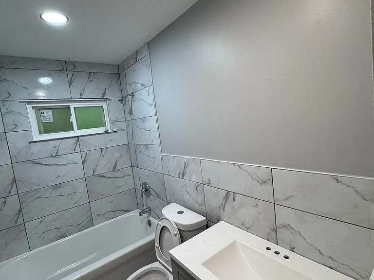 13230 S Saint Lawrence Ave — Photo 10