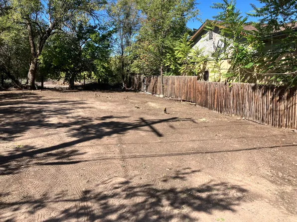 593 Atrisco Dr SW, Albuquerque, NM 87105