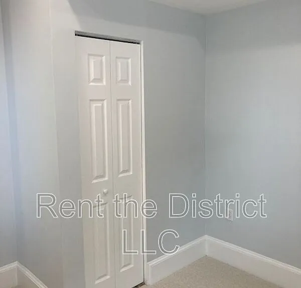 1324 Euclid St NW #205 — Photo 9