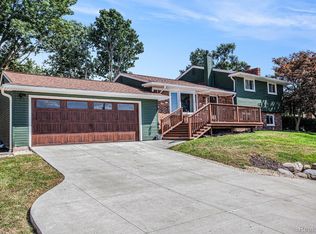 1035 Wyman Dr, Waterford, MI 48328