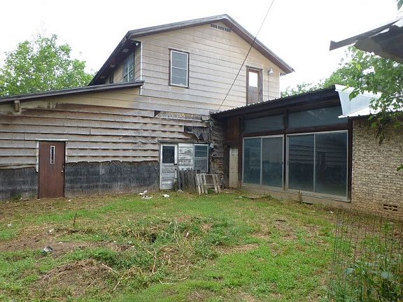 2nd image of 619 N Avenue A