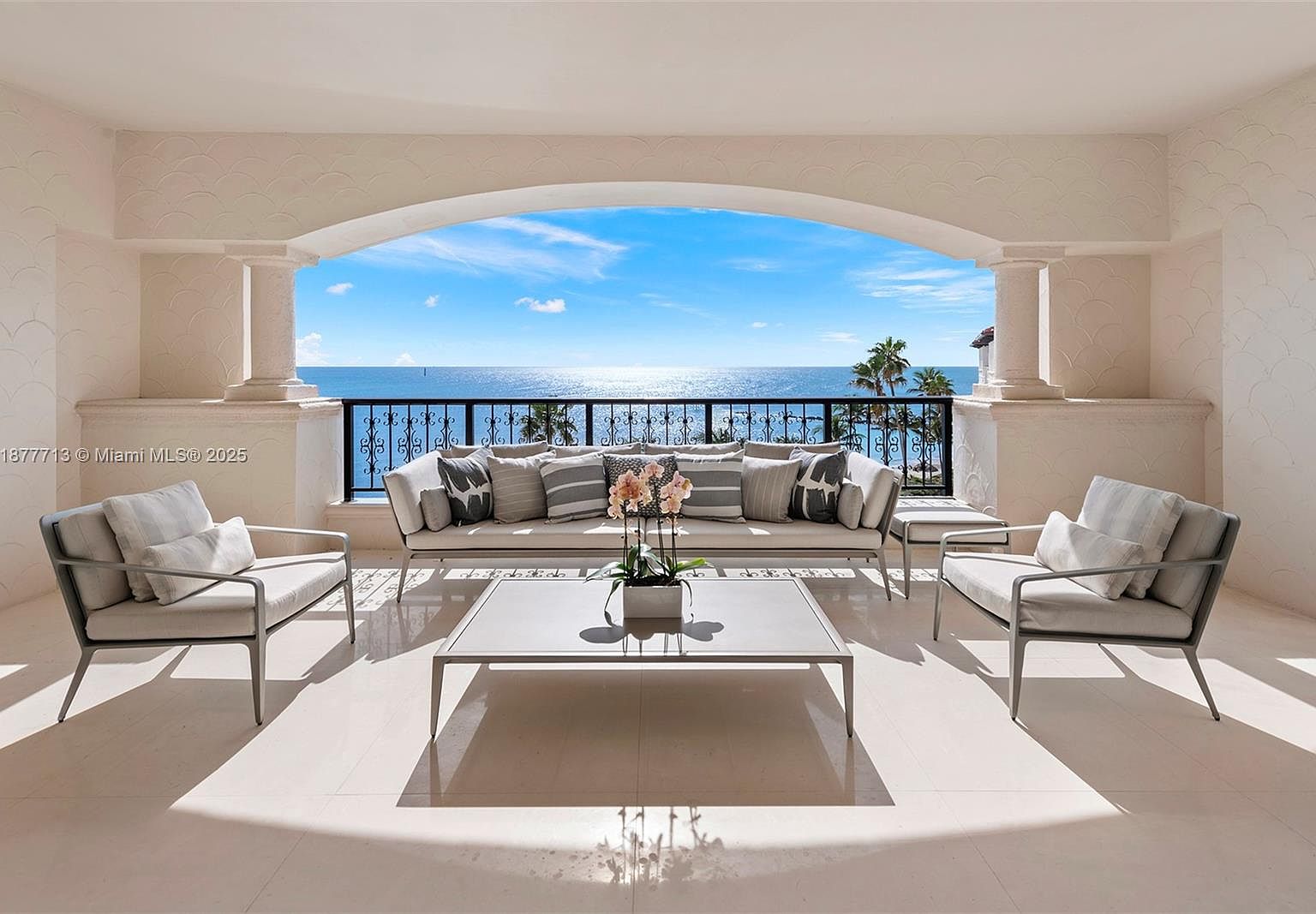 7966 Fisher Island Dr #7966