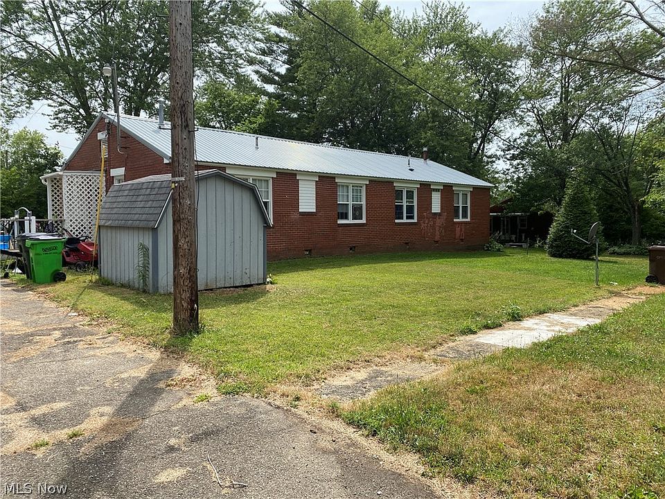 2nd image of 1640 Arapahoe Rd SE