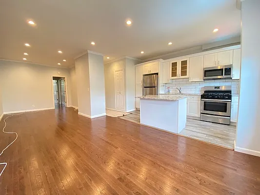 Rented by The InHouse Group | media 2