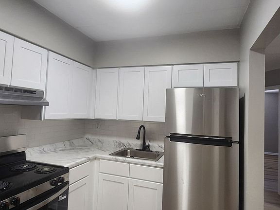 5th image of 139 S State Rd APT C3