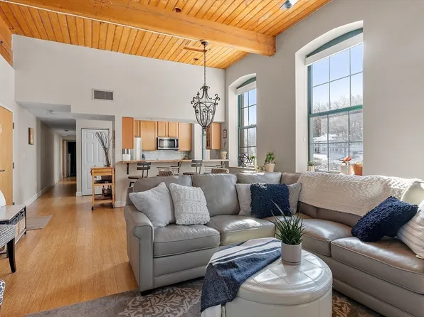 54 Green St APT 309, Leominster, MA 01453