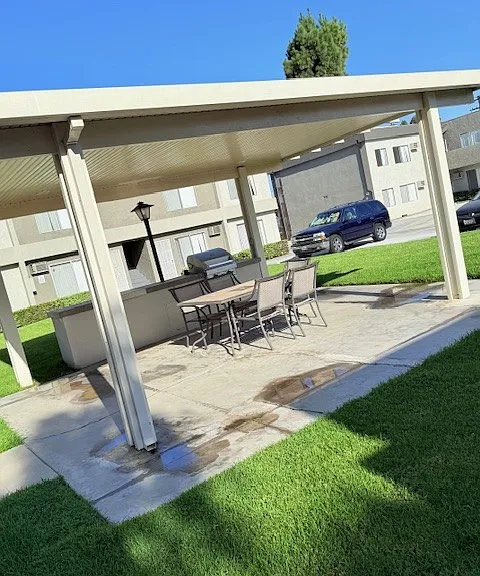 Villa Vista Apartments — Photo 15