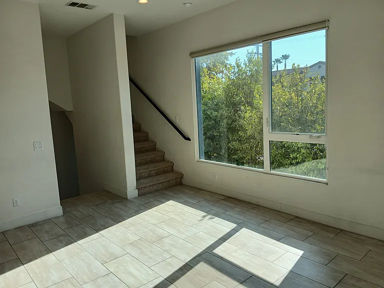 135 W Live Oak Ave #J — Photo 14