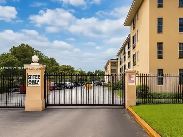 4848 NW 24th Ct APT 203, Fort Lauderdale, FL 33313