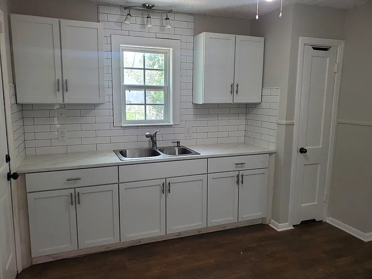 3416 W Gambrell St — Photo 3