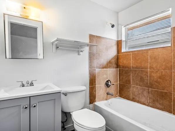 279 SW 1st Street #1-4, Deerfield Beach, FL 33441