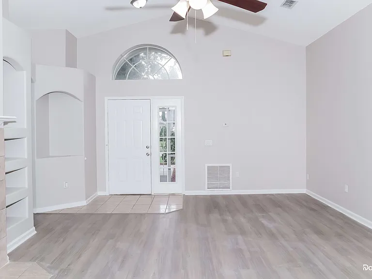 2544 Meadow Oaks Loop — Photo 5