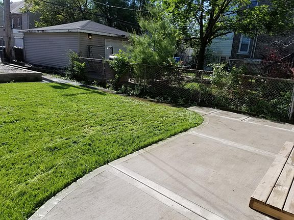 4th image of 2225 S Trumbull Ave #1