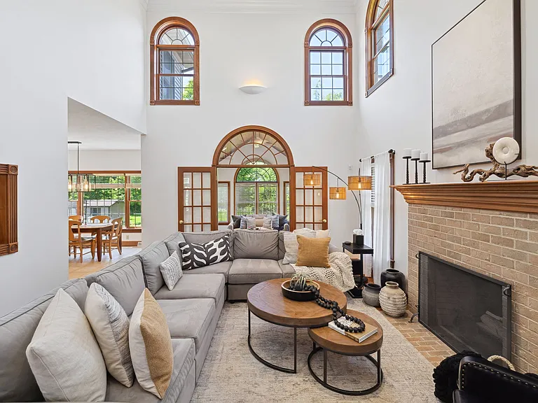 2504 Ron Dr — Photo 30