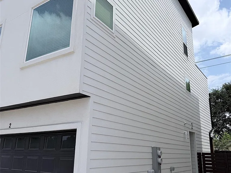 1417 Kramer Ln #2 — Photo 2