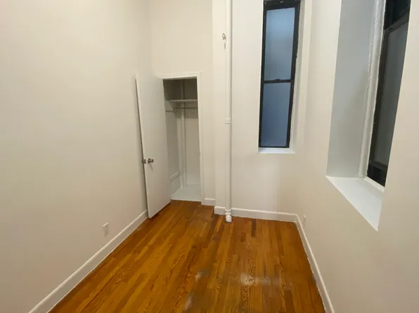 223 East 32nd Street image 10 of 14