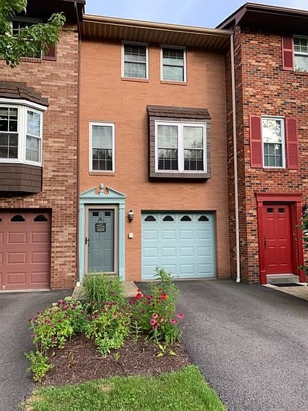 1st image of 211 Westchester Cmns