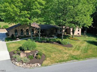 430 Nevada Ln, Manns Choice, PA 15550