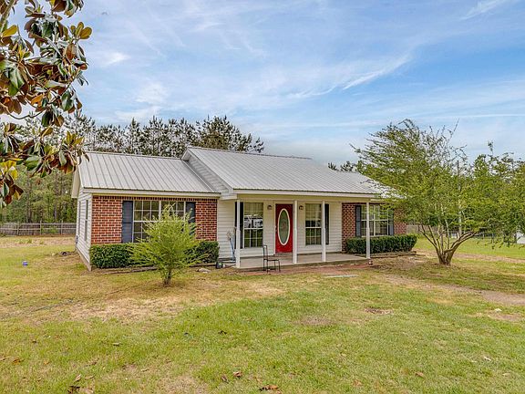 2nd image of 199 Cedar Hill Ln