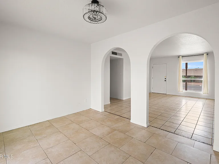 7139 Orizaba Ave — Photo 4