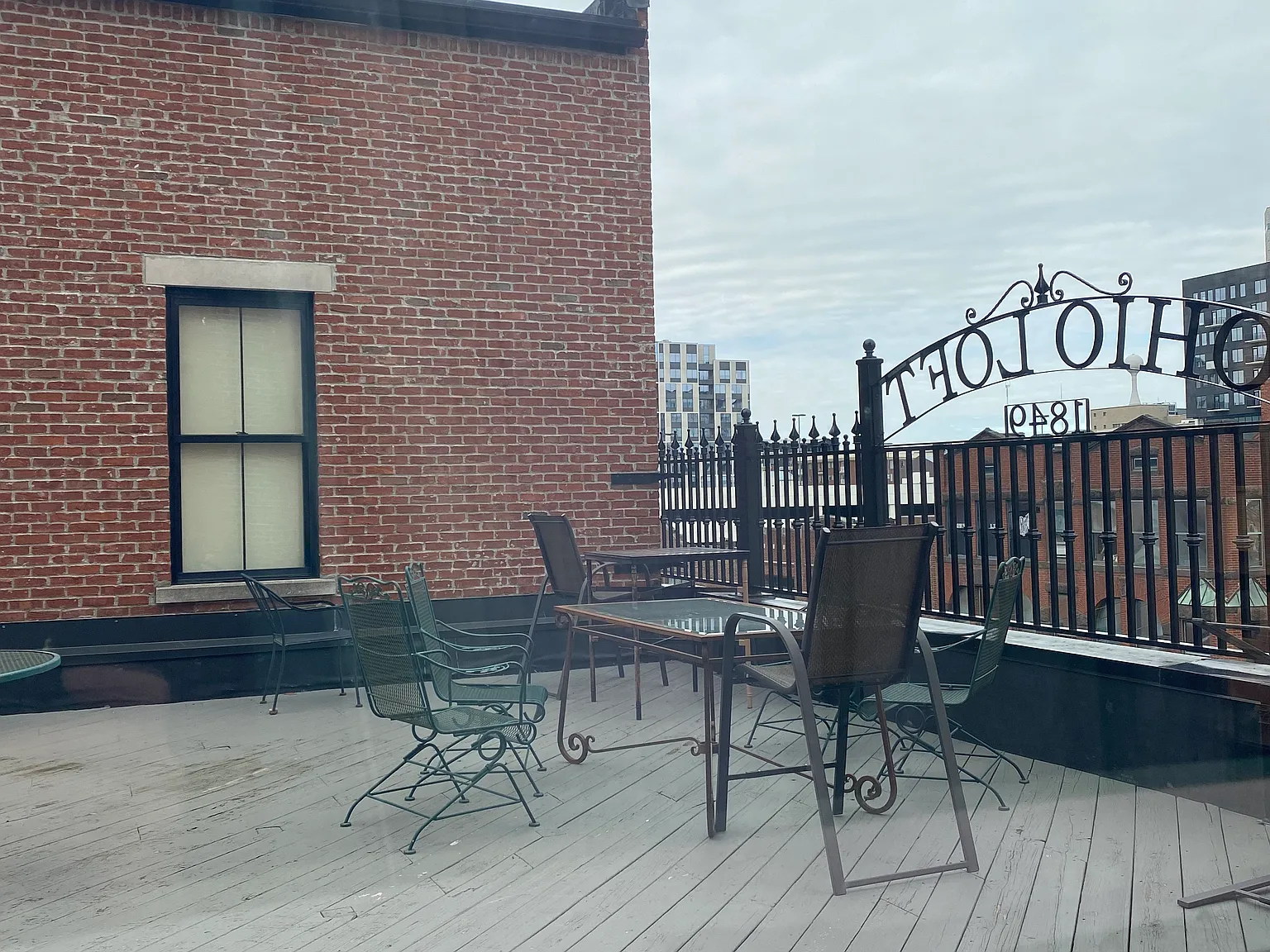 139 E Main St — Photo 2