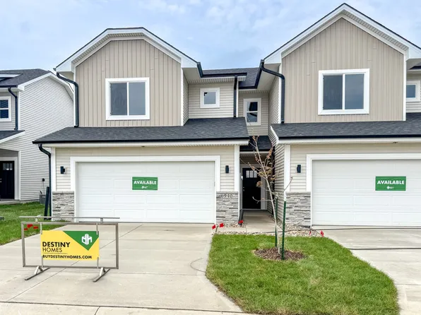 6940 Poppy Ct, Johnston, IA 50131