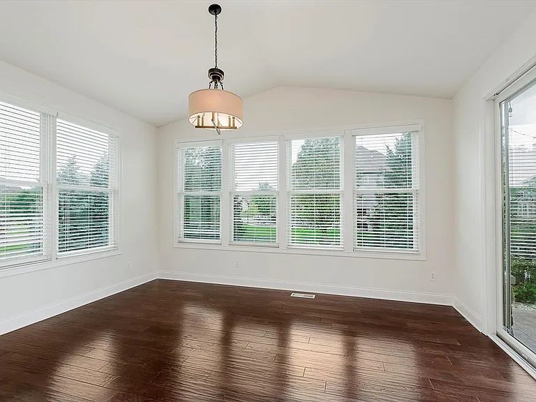 10264 Normandy Way — Photo 17