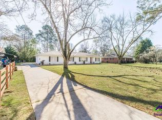1402 Knoxville St, Fort Valley, GA 31030