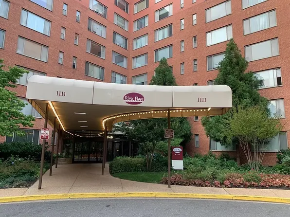 1111 Arlington Blvd, Arlington, VA