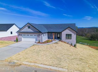 86 Sunset Rd, Johnson City, TN 37615