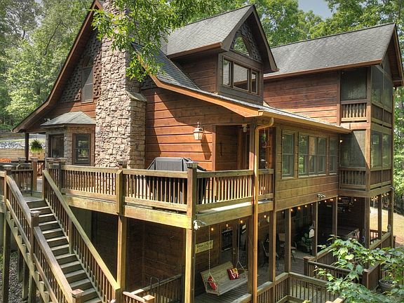 4th image of 284 Vista Chalet Dr
