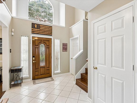 4th image of 1910 Lori Ct