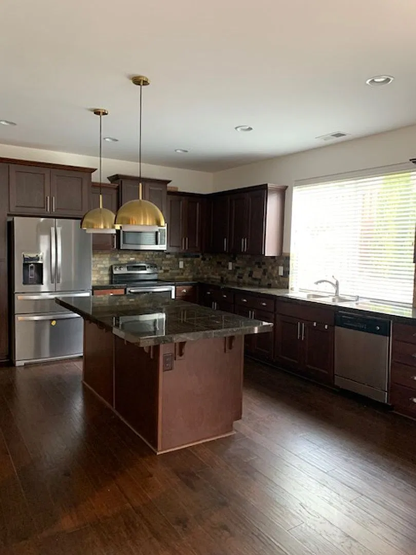 Stunning 4 Bedroom 2.5 Bath coveted Reserve at Maple Valley — Photo 3