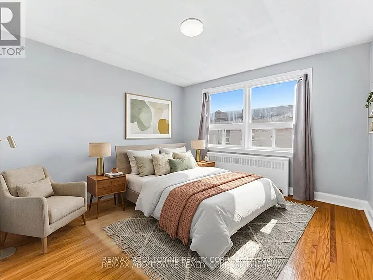 1047 Churchill Ave E #5 — Photo 2