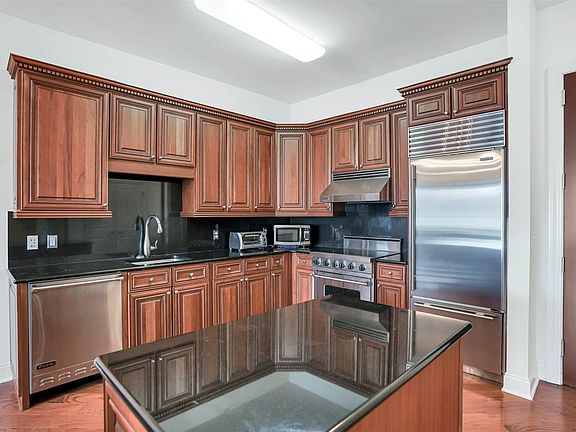 2nd image of 20 Avenue At Port Imperial APT 517