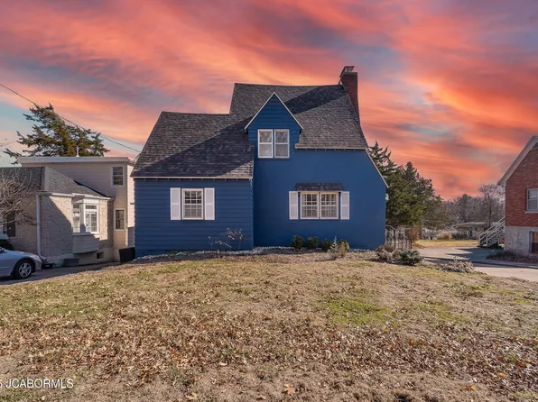 1927 Hayselton Dr, Jefferson City, MO 65109