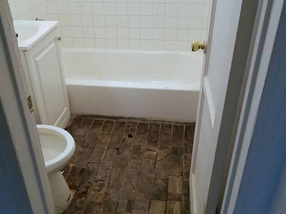 2nd image of 251 Pacific Ave