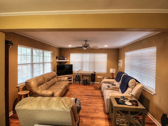 3rd image of 10571 Tonkawa St