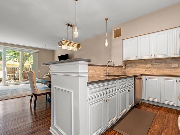 2nd image of 87 Oakton Dr