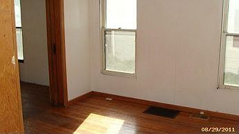 2nd image of 1121 Sycamore St