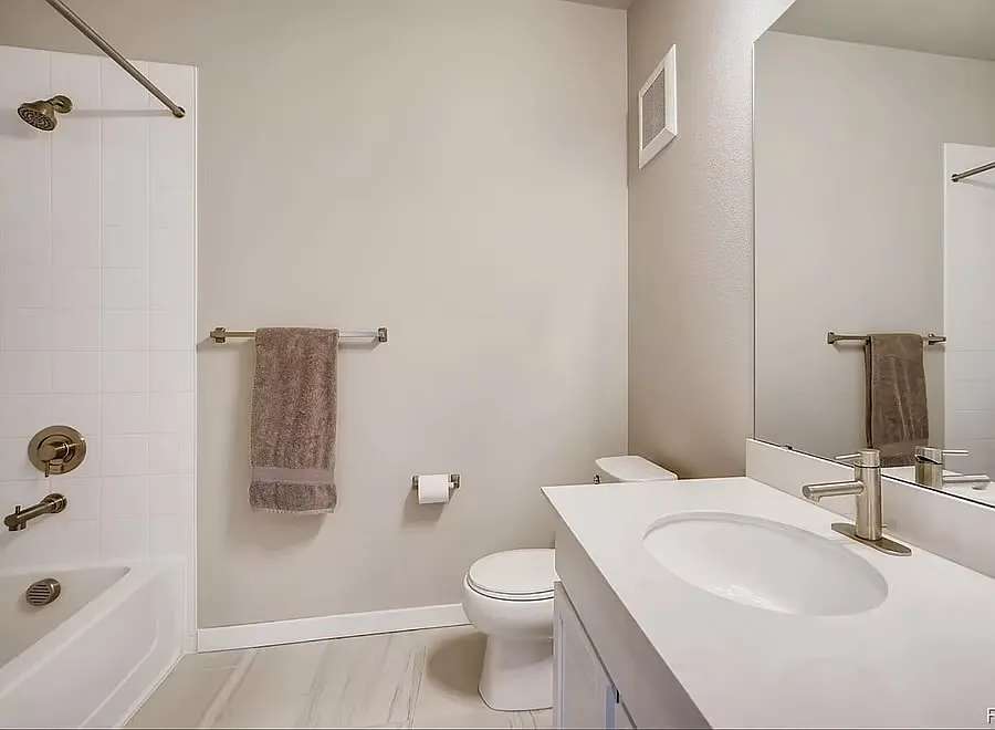 2 bed, 1069 sqft, $2,500 — Photo 4