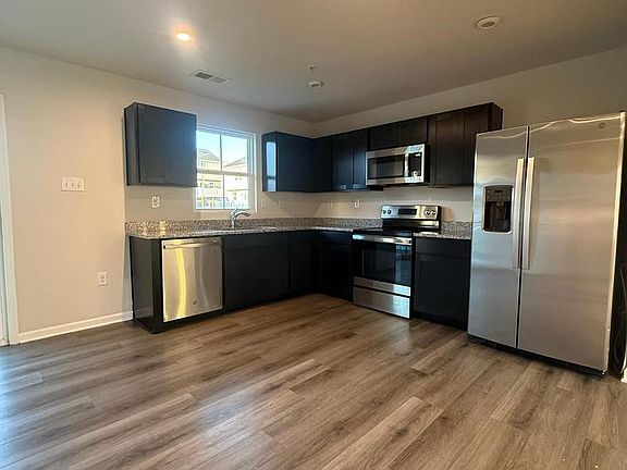 5th image of 110 Van Fleet Cir
