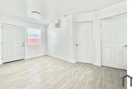 3798 S Gramercy Pl — Photo 4