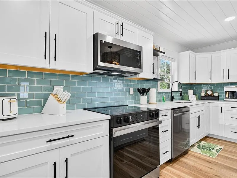 3 bed, 1402 sqft, $3,500 — Photo 3