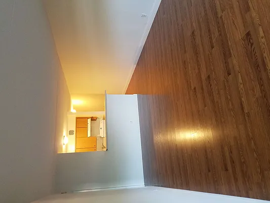 Rented by Max & Associates Realty Corp | media 26